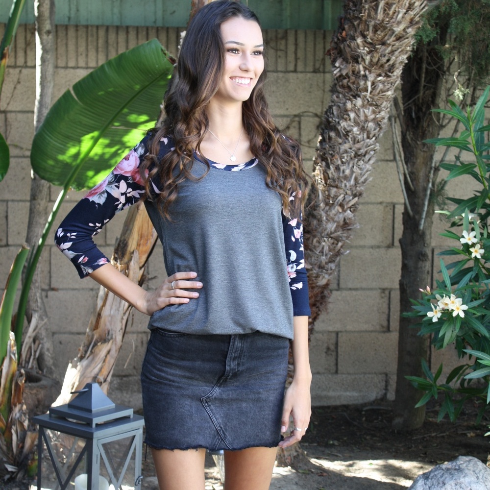 Navy floral 3/4 length sleeve gray T-shirt
